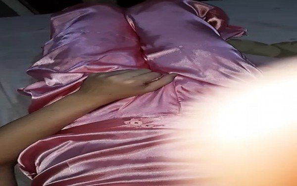 Baju satin masturbasi